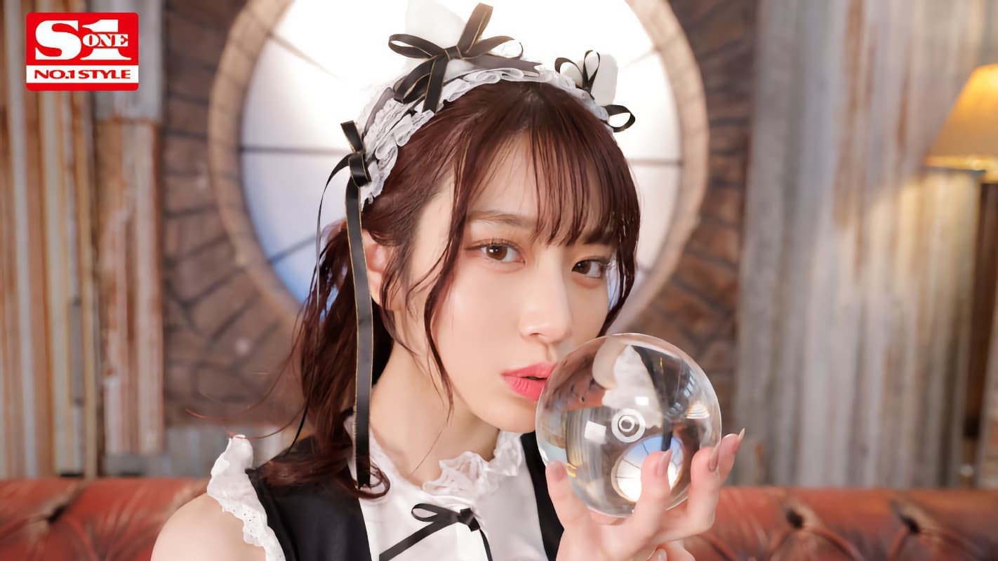 河北彩花の濃厚な唾液性交