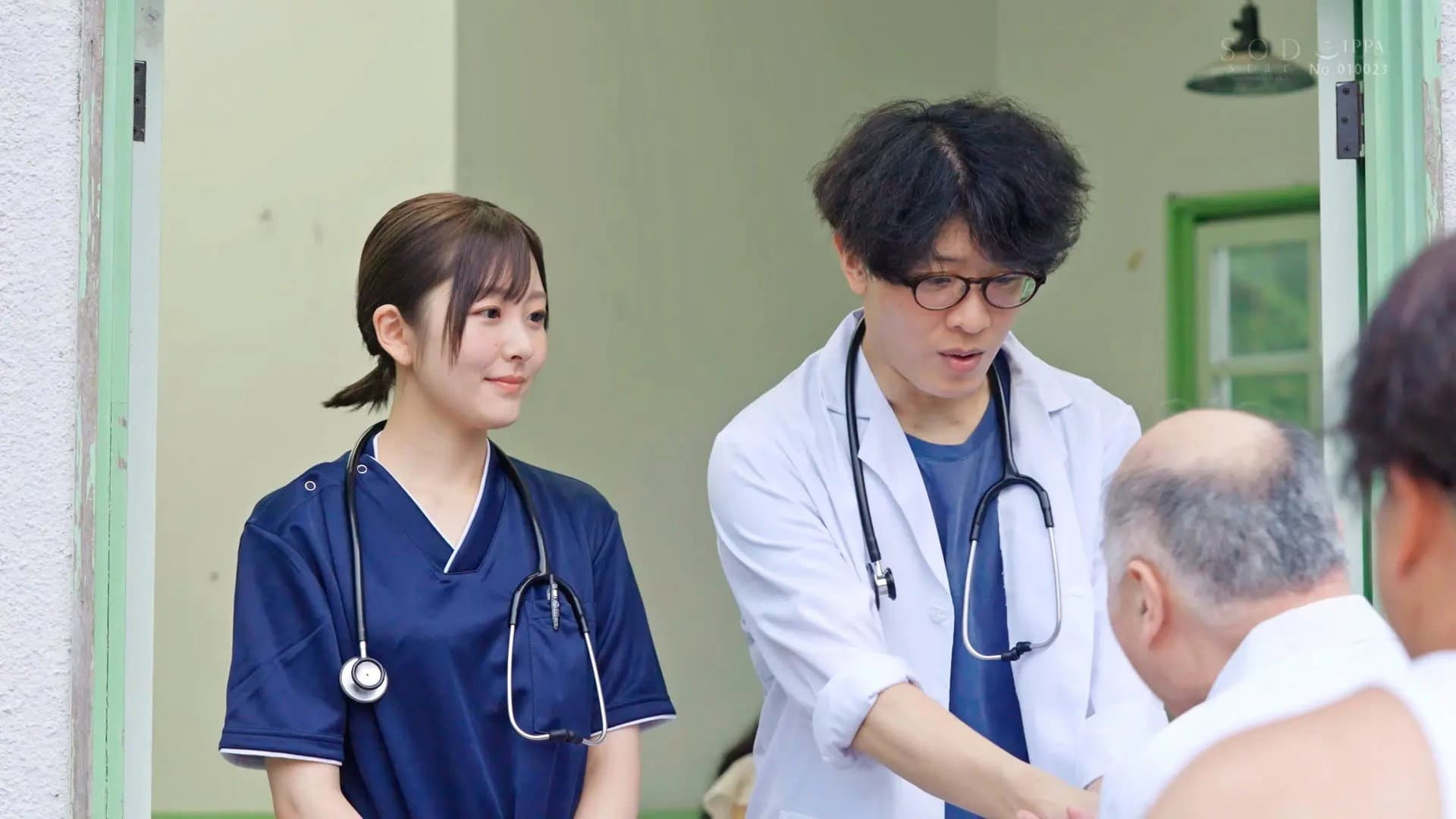 限界集落に赴任した看護師は性欲異常な島民の子種を毎日子宮で受胎している。 青空ひかり