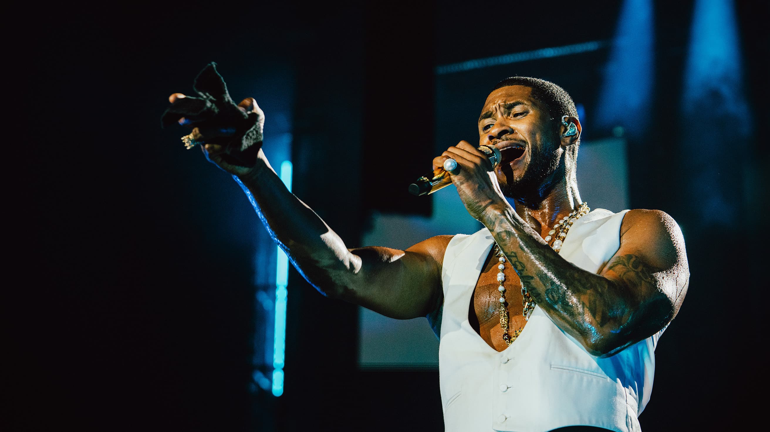 USHER: RENDEZVOUS IN PARIS