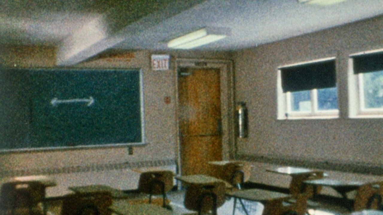<–––>
