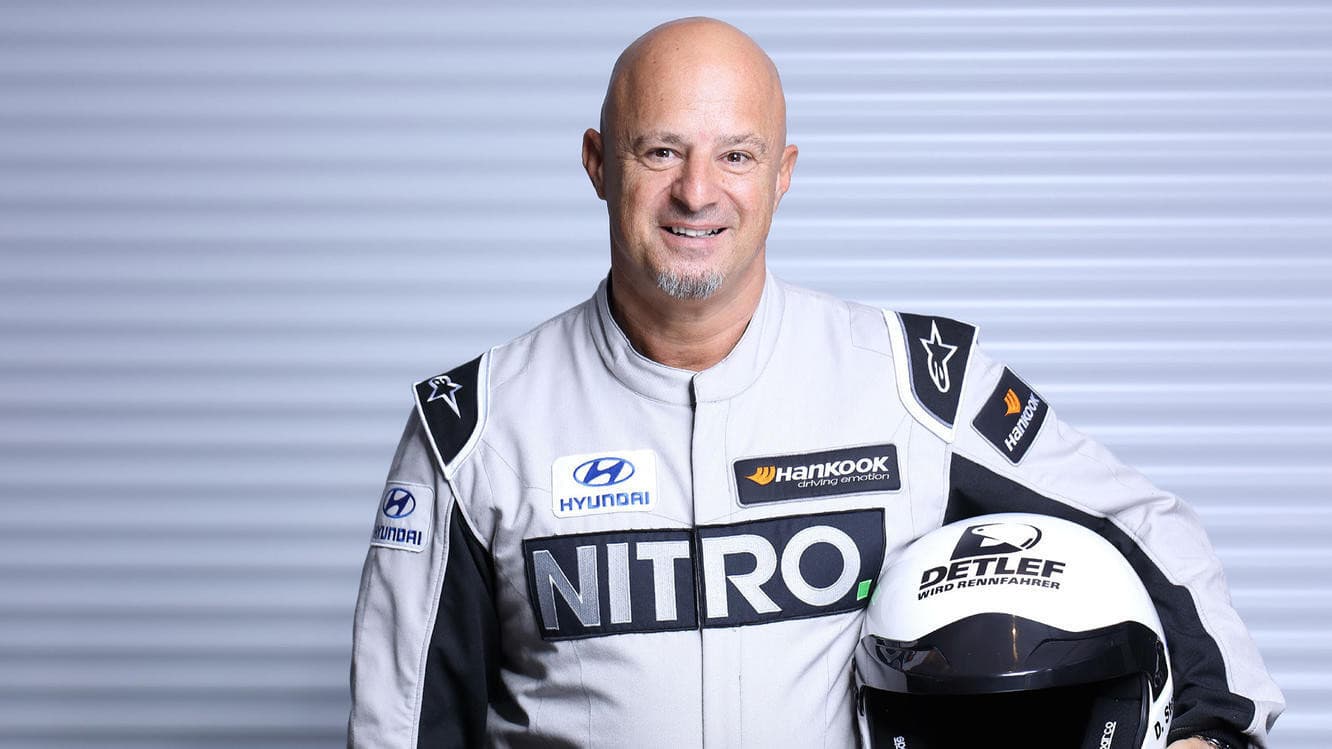 Detlef wird Rennfahrer