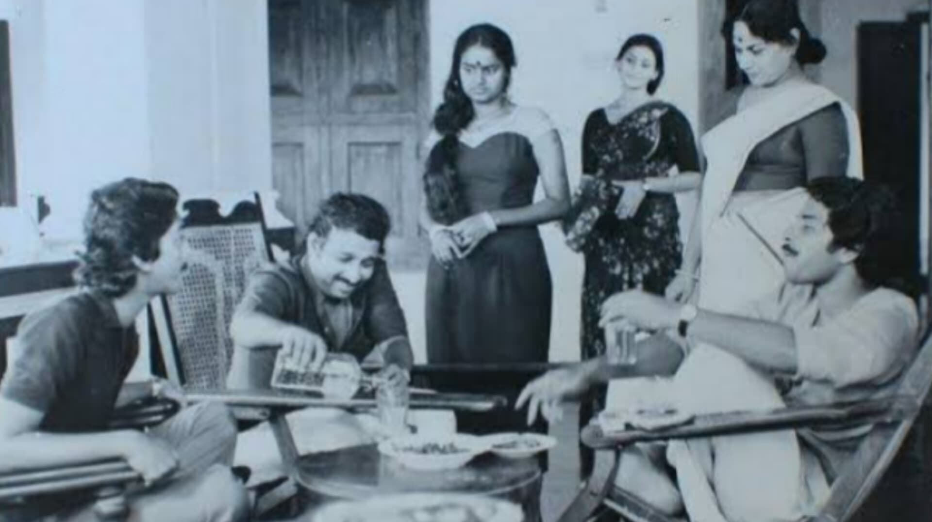 അരപ്പട്ട കെട്ടിയ ഗ്രാമത്തിൽ