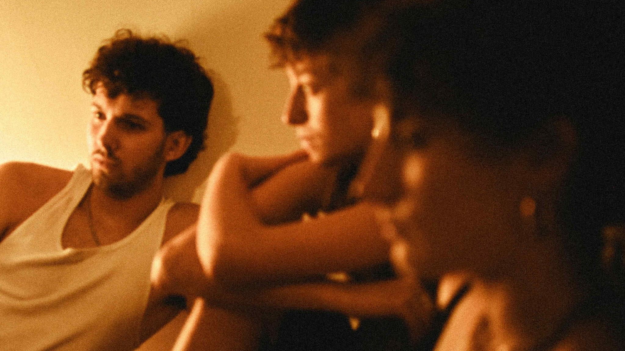 Trois ensemble