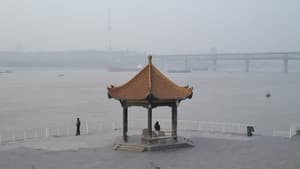 河流 奔跑着 倒映着 — foto 1