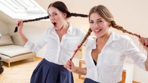 Babysitting Twin Sisters — foto 4
