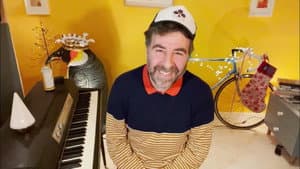 David O'Doherty Filmed Himself In His Basement At Christmas During a Pandemic — foto 1