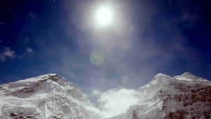Bear Grylls: Everest after the avalanche — foto 1