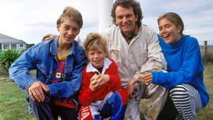 Round the Twist — foto 2