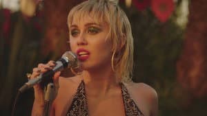 MTV Unplugged Presents: Miley Cyrus Backyard Sessions — foto 2