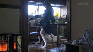 妹のマ○コに顔をうずめると気分が落ち着くので毎朝しています。桃色かぞくVOL.33 花狩まい — foto 1