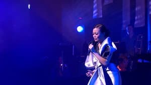 Joey Yung Perfect 10 Live 2009 — foto 1