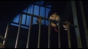 制服盗聴魔　激射・なぶる！ — foto 4