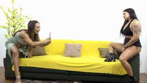 Big Tit Lesbian MILFs — foto 3
