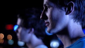 Neon Skin — foto 2
