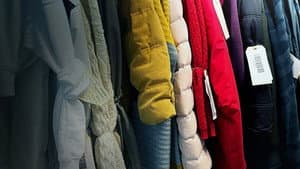 Inside Airport Lost & Found — foto 11