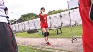 クラブ活動中の焦らしリモバイで腰を震わせながら感じまくる発情娘 — foto 1