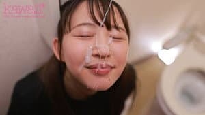閉店後の店内で訛りが可愛い津軽弁の後輩と貪り合うようにSEXしてしまった僕 — foto 1