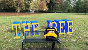 The Bee — foto 1