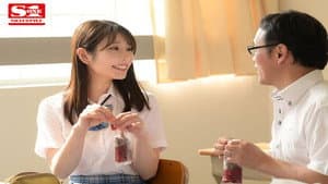 教員生活27年で一番美人な教え子の甘い求愛に人生を棒にふりそうな俺 河北彩伽 — foto 1