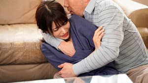 抵抗のち快楽堕ち何度も身体を重ねる度に刺激を求めてしまう…鬱勃起必須！寝取られたアイポケ専属女優コレクション — foto 11