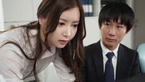 人妻女上司の無防備に透けて見えるTバックに僕の理性は狂ってしまった。 白峰ミウ — foto 3