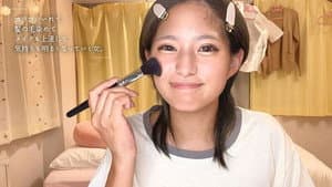 化粧っ気のない地味っ子ちゃんが一生懸命メイクを頑張って大好きな先生とSEXをする中出しシンデレラストーリー 渚みつき — foto 1