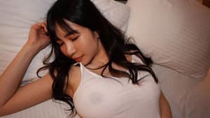 巨乳上司と童貞部下が出張先の相部屋で凄絶性交 小野夕子 — foto 3