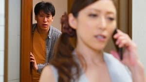 僕の朝勃ちチ○ポに毎朝襲いかかってくる目覚まし中出し淫語義母 白木優子 — foto 1