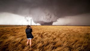 The Chasers of Tornado Alley: Touching the Sky — foto 1