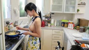 EBOD-952 性欲も家事も全部甘やかしてくれる吉原人気店NO.1の健康美スリム巨乳ソープ嬢をM男クン宅に射精（だ）し放題でお貸しします。 月妃さら — foto 2