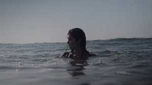 In Waves — foto 1
