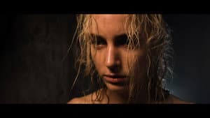 Under Her Skin — foto 2