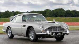 On Tour with the Aston Martin DB5 — foto 1