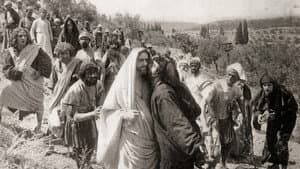 From the Manger to the Cross — foto 1