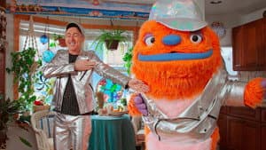 Dave, el bailarín / Amrita, la astronauta