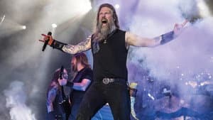 Amon Amarth: The Pursuit of Vikings: 25 Years In The Eye of the Storm — foto 1
