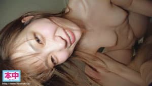 昔の都合の良いセフレに3年ぶりに再会したら最高に綺麗な女になっていたので… 昼間から朝焼けまで一日を使い果たしてめちゃくちゃ中出ししまくった。 — foto 1