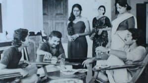 അരപ്പട്ട കെട്ടിയ ഗ്രാമത്തിൽ — foto 1