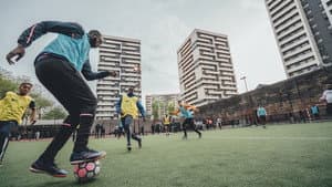 Ballon sur bitume — foto 1