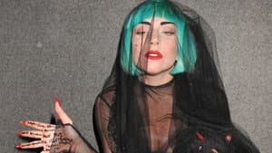 Lady Gaga: On the Edge — foto 2