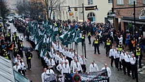 Omgiven Av Fiender — foto 1