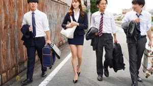 憧れの女上司と相部屋がきっかけで… 田舎の宿でこっそ～り何度も射精させられた僕 星宮一花 — foto 1