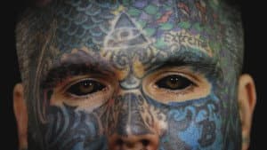 2,000 Tattoos, 40 Piercings, and a Pickled Ear — foto 1