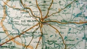 Jeune femme à sa fenêtre lisant une lettre — foto 1
