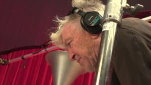Behind the Red Curtain — foto 2