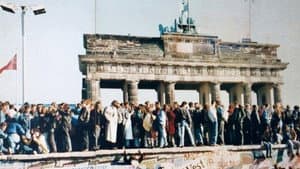 After the Wall: A World United — foto 1