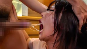 『お・ね・が・いでず…やべてぐださい』父親を眠剤で眠らせてその横で若き義母をデカチン媚薬でギロチンイラマ漬け！ — foto 1