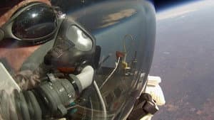 14 Minutes from Earth — foto 1