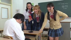 自分をいじめていた女子グループを順番にアナル即ハメして3人並べて復讐肛門開発してやった! — foto 1