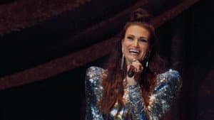 Idina Menzel: Embruja El Madison Square Garden — foto 3
